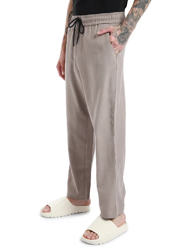 Shop new arrivals in clothing and save up to 60% off select items.  White Sand Thin-Corduroy Trousers