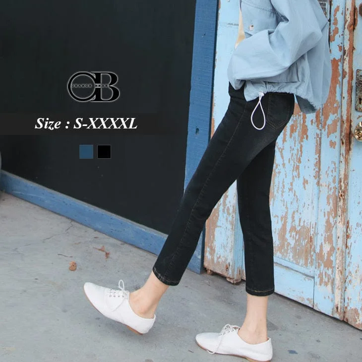 Exclusive online offer: Save 30% on all men's clothing.  WASHED DENIM CAPRI PANTS