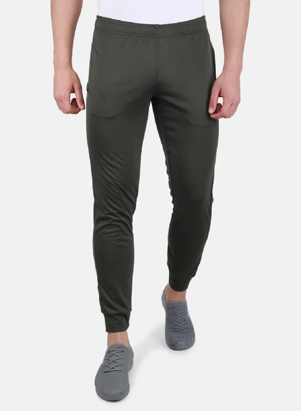 Shop the latest trends in men's clothing at unbeatable prices.  Men Olive Regular Fit Jogger