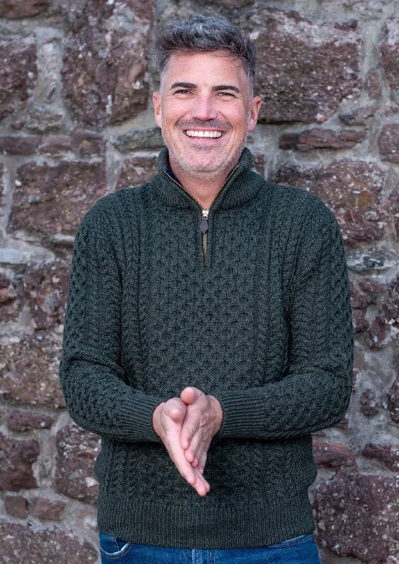 Look sharp without breaking the bank – men’s clothing sale now! Aran Merino Wool Half Zip Sweater | Green Look sharp without breaking the bank – men’s clothing sale now! Aran Merino Wool Half Zip Sweater | Green