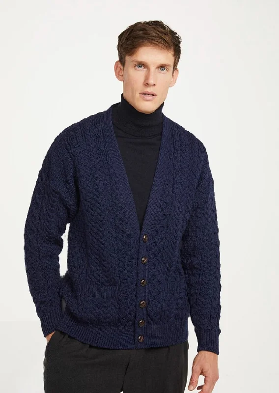 Find your perfect fit at the best prices – Clothing deals now on sale. Aran Men's V-Neck Cardigan | Navy Find your perfect fit at the best prices – Clothing deals now on sale. Aran Men's V-Neck Cardigan | Navy