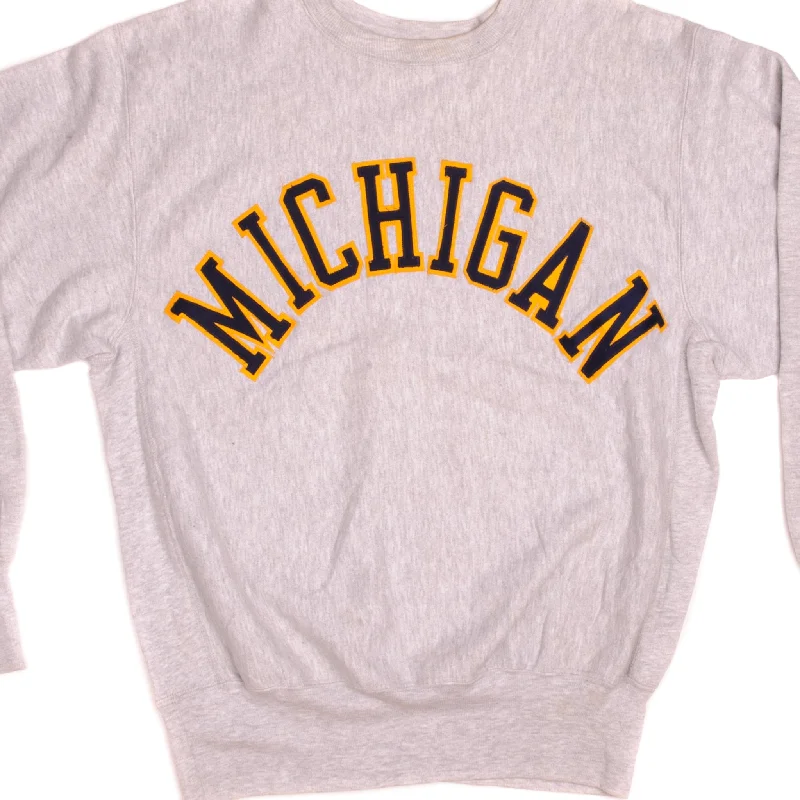 Shop seasonal clothing deals – Big savings on fashion essentials.  VINTAGE CHAMPION REVERSE WEAVE SWEATSHIRT 1990s SIZE XL MADE IN USA