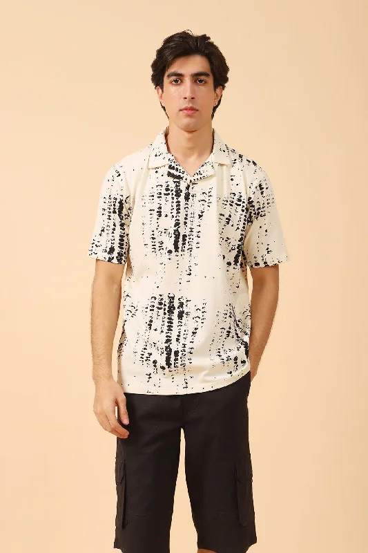Upgrade your wardrobe with stylish men's apparel – now on sale! RESORT COLLAR PRINTED BAGGY FIT POLO Upgrade your wardrobe with stylish men's apparel – now on sale! RESORT COLLAR PRINTED BAGGY FIT POLO