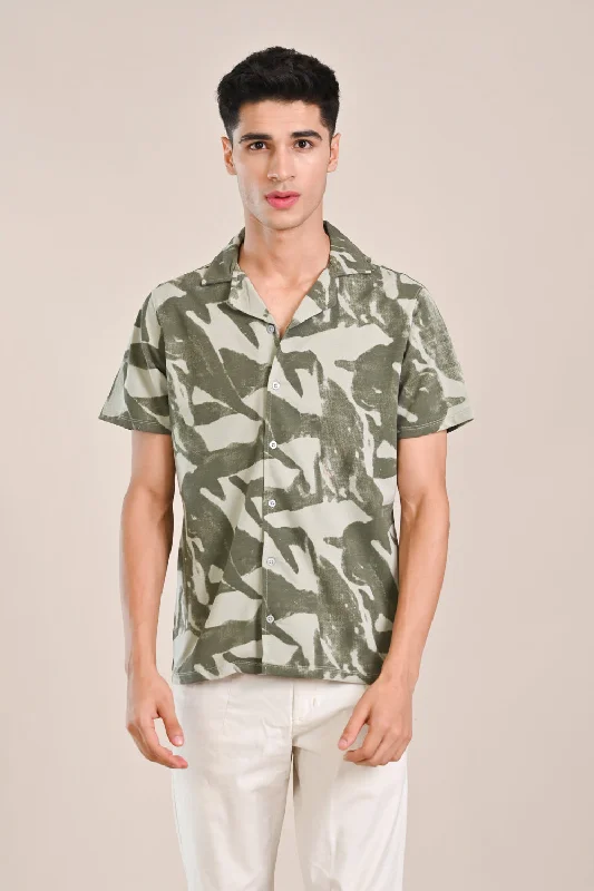 Shop the best clothing brands at amazing prices –   RESORT COLLAR BUTTON DOWN POLO