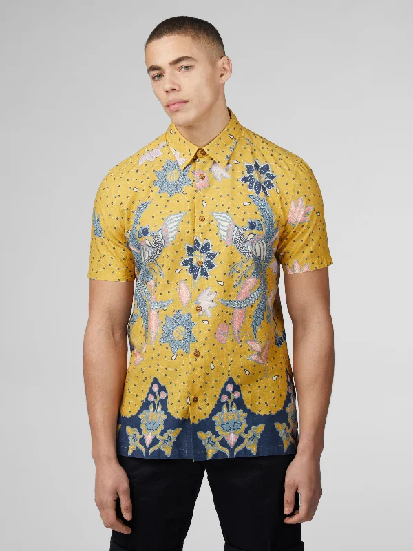 Refresh your wardrobe with the best deals on men's fashion.  Signature Abstract Botanical Print - Sunflower