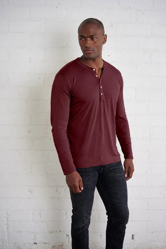 Save big on all types of clothing – Shop the sale now!  ALVARO HENLEY