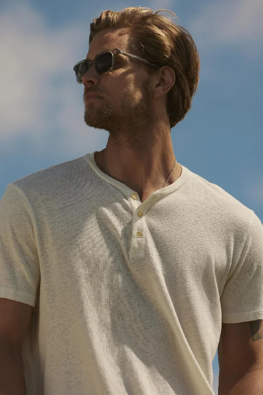 Shop stylish, comfortable men’s clothing at discounted prices.  LIONEL HENLEY