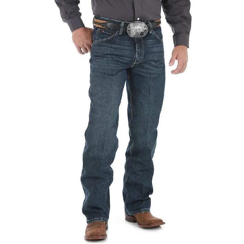 Get the latest trends in men’s clothing – huge savings inside.  Wrangler 20X Competition Jean