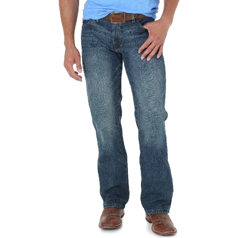 Shop the latest styles in men’s fashion – don’t miss out on these deals!  Wrangler Retro Slim Boot Jean