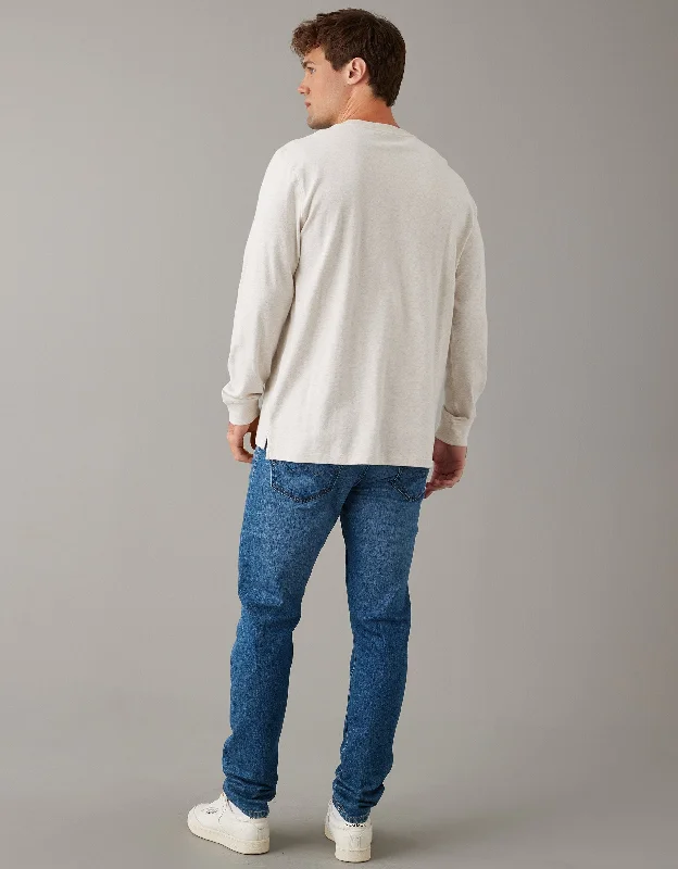 Save on men’s formal wear – perfect for your next event!  AE EasyFlex Athletic Fit Jean