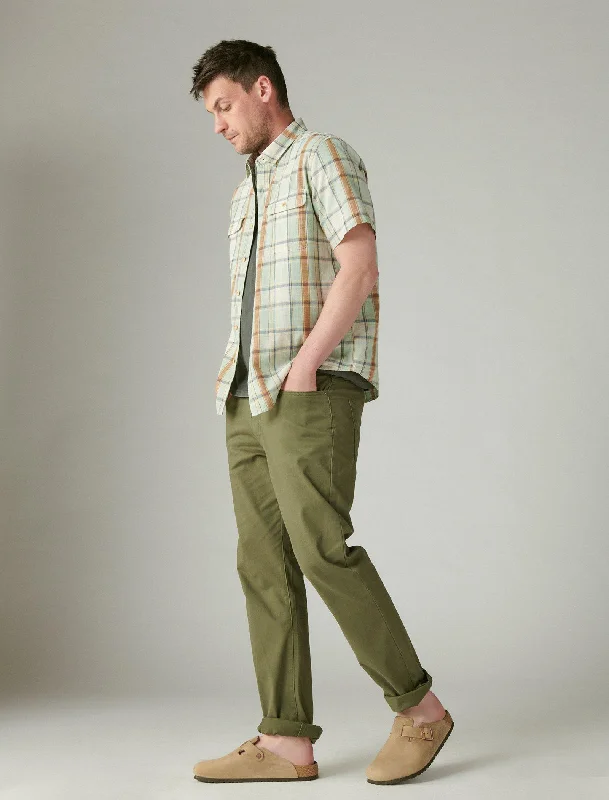 Shop the season’s best styles at discounted prices on men's clothing.  Lucky Brand Men's 410 Athletic Slim